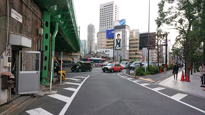 銀座・新橋で当たると人気の占い｜新橋道路