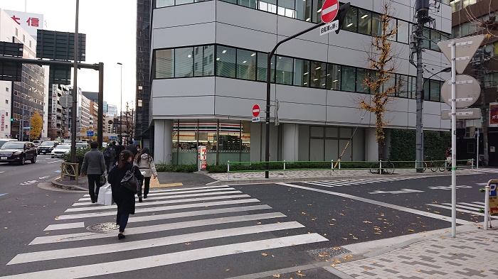 銀座・新橋で当たると人気の占い｜新橋セブンイレブン